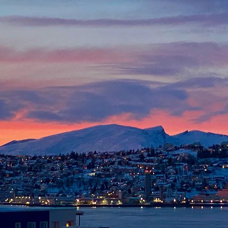 Polar Cozy Apartment - With View And Free Parking Tromsø Exterior foto