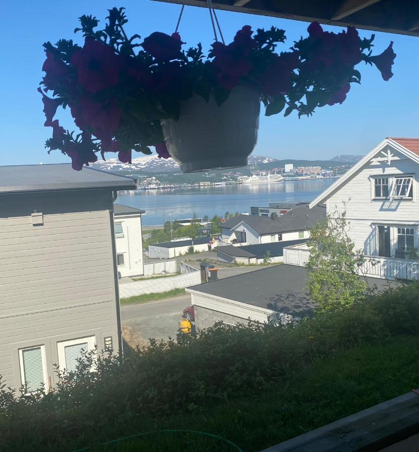Polar Cozy Apartment - With View And Free Parking Tromsø Exterior foto