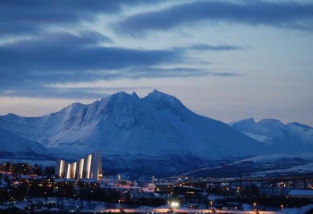 Polar Cozy Apartment - With View And Free Parking Tromsø Exterior foto